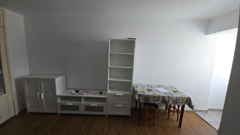 aa99f5fa-bed1-4dbf-964a-3beca9088342